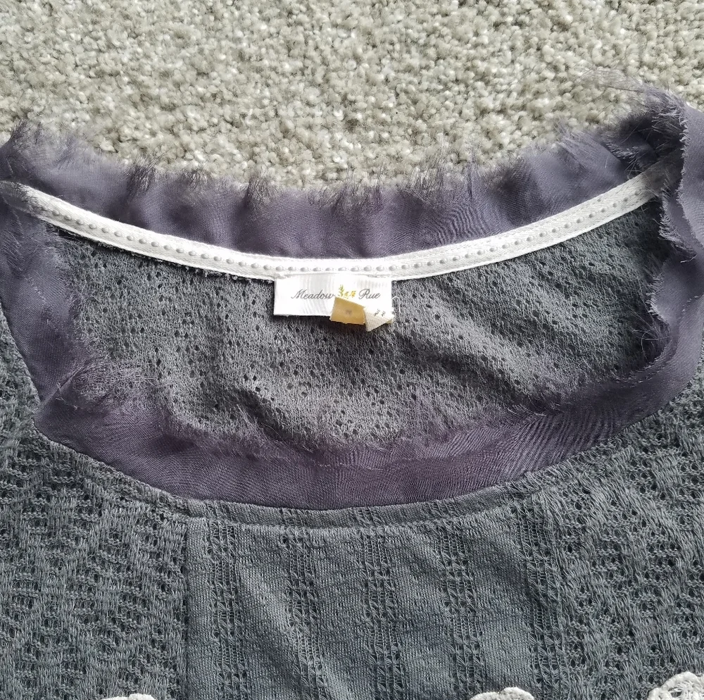 Anthropologie Meadow Rue open knit sweater top in grey with white floral lace - Picture 7 of 12